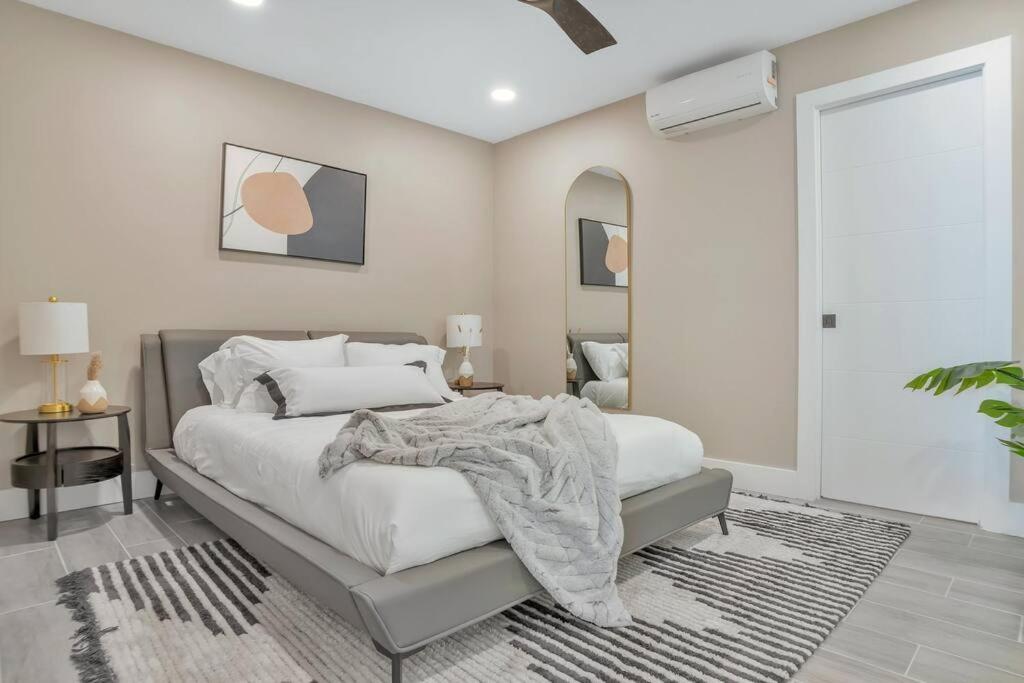 Stunning 2 Story Villa With Pool Fort Lauderdale Esterno foto