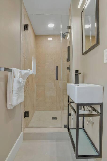 Stunning 2 Story Villa With Pool Fort Lauderdale Esterno foto